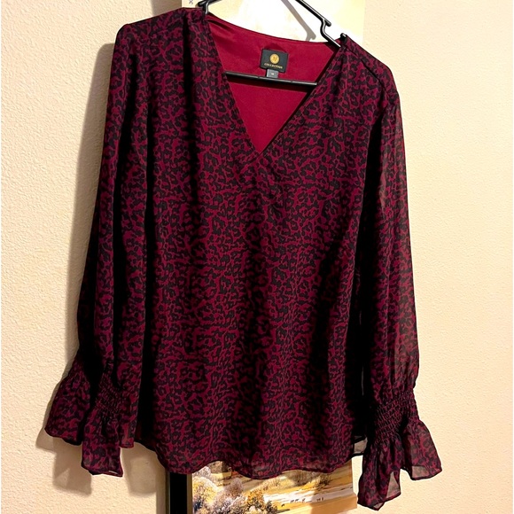 JM Collection Plus Womens V Neck Bell Sleeve Blouse - Picture 1 of 3